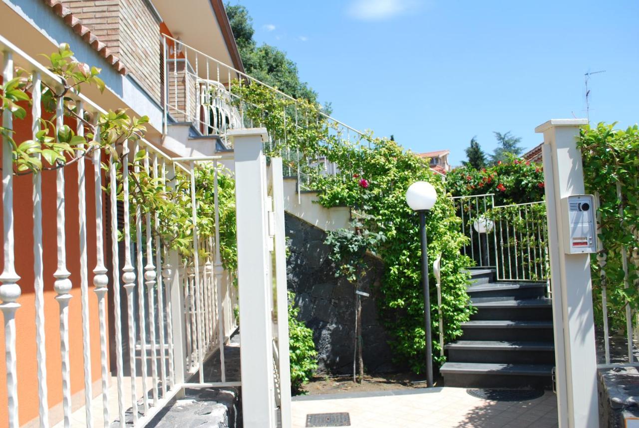 Aparthotel Etna Royal View Trecastagni Exterior foto